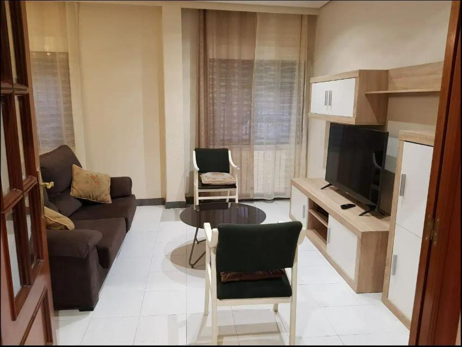 סלאמנקה Private Room With Shared Bathroom מראה חיצוני תמונה